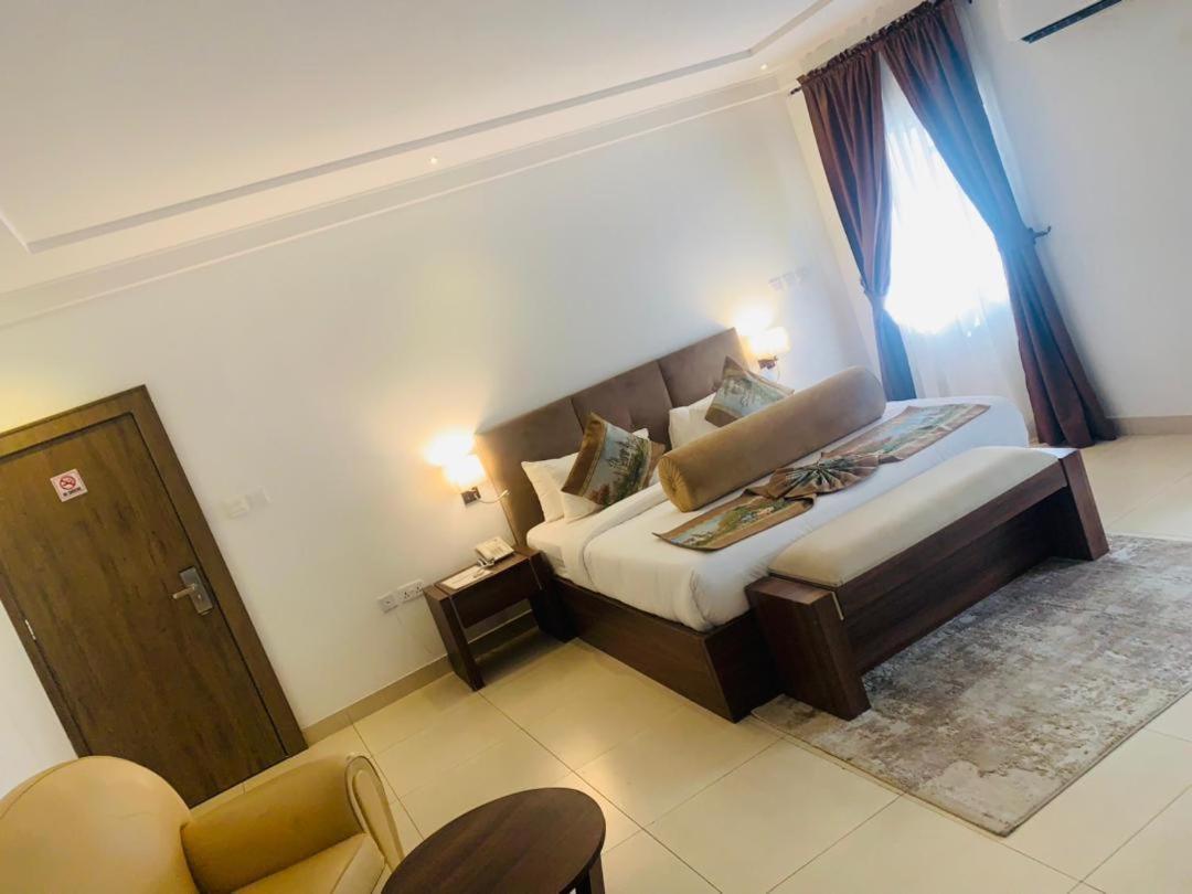 Swiss Pearl Continental Suite Wupa Dış mekan fotoğraf