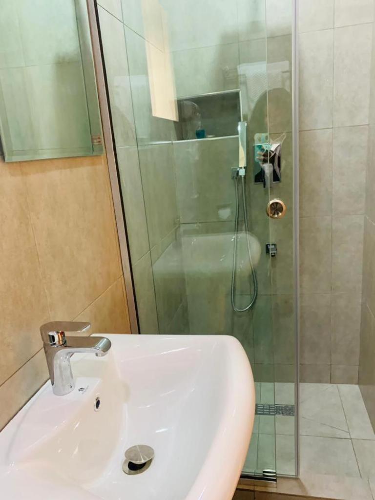 Swiss Pearl Continental Suite Wupa Dış mekan fotoğraf