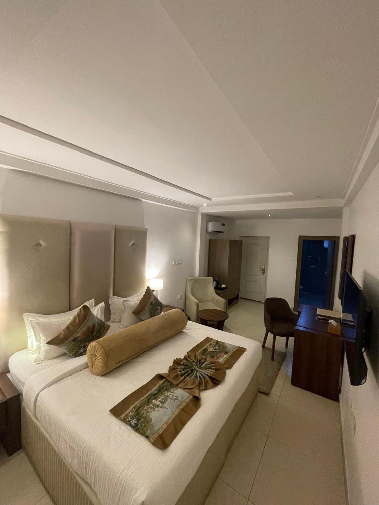 Swiss Pearl Continental Suite Wupa Dış mekan fotoğraf