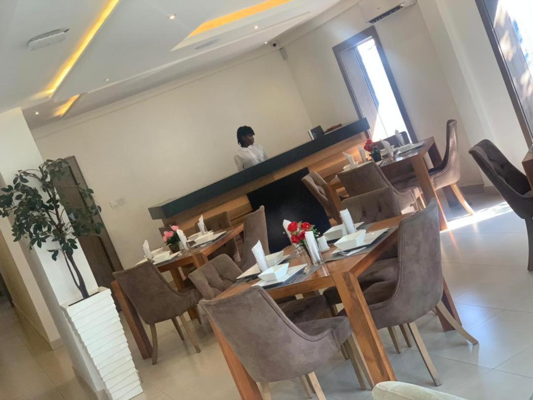 Swiss Pearl Continental Suite Wupa Dış mekan fotoğraf